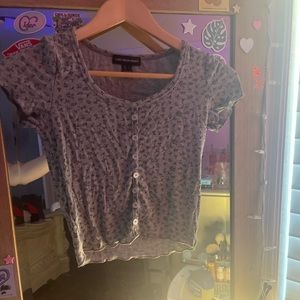 SIZE SMALL floral cropped tshirt